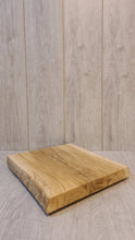 Load image into Gallery viewer, Leikkuulauta 38x31cm tammi