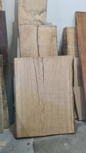 Load image into Gallery viewer, Extraleveä tammilankku 55x900x1180mm (höylätty)