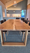 Load image into Gallery viewer, ARTISAN "Oak IV" ruokapöytä