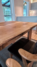 Load image into Gallery viewer, ARTISAN "Oak IV" ruokapöytä