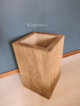Load image into Gallery viewer, ARTISAN "Kuutio" yöpöytä/jakkara