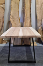 Load image into Gallery viewer, ARTISAN "Saarni" ruokapöytä