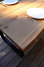 Ladda bilden i Galleri Viewer, ARTISAN &quot;Oak&quot; ruokapöytä ulkokäyttöön