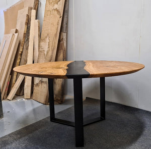 ARTISAN "Kuu" round dining table