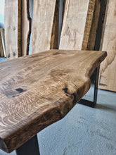 Ladda bilden i Galleri Viewer, ARTISAN &quot;Dark Oak&quot; coffee table